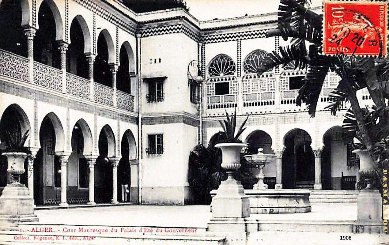 Alger - Palais d'ete du Gouverneur - Cour Mauresque -1908.jpg